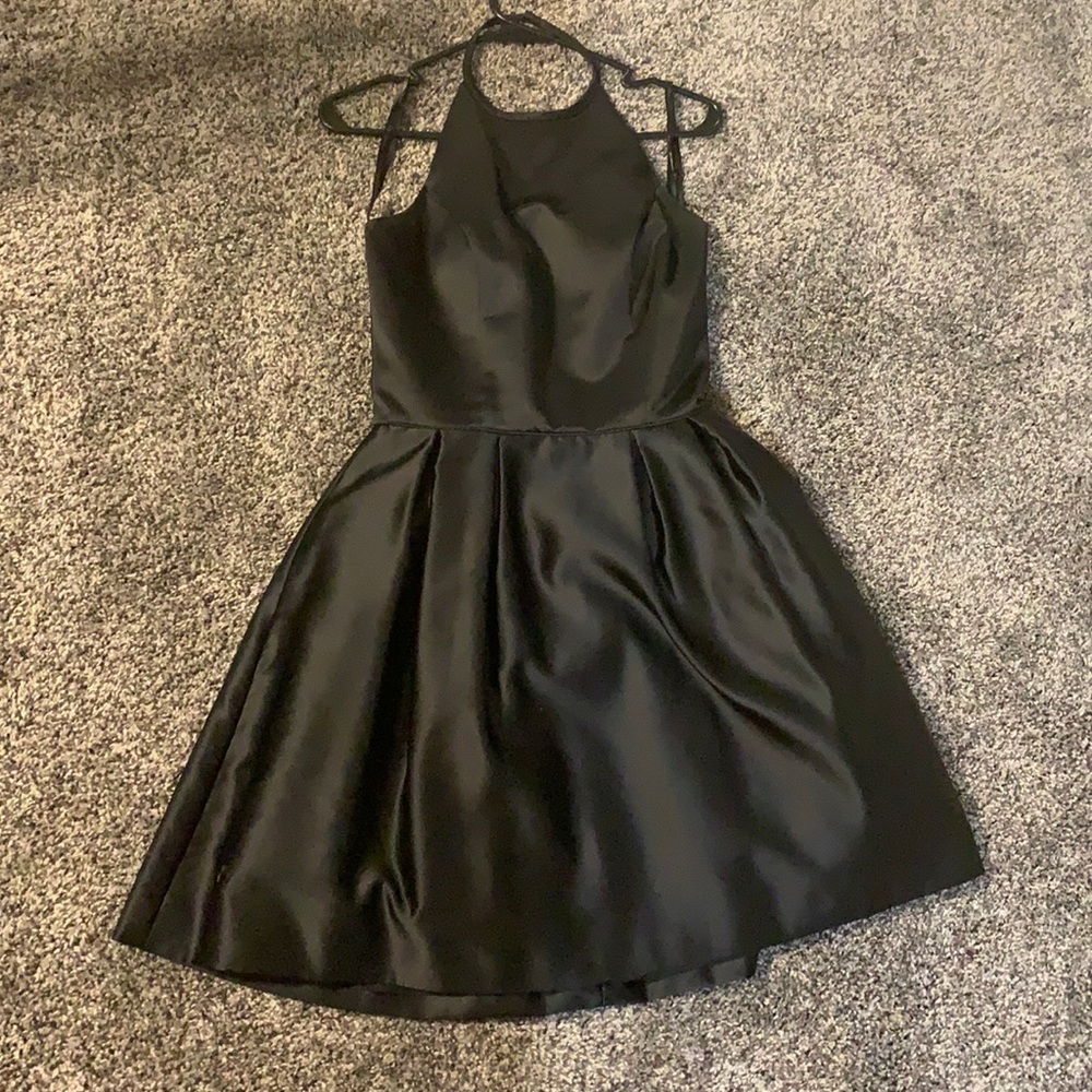 Sheri Hill , Size 6